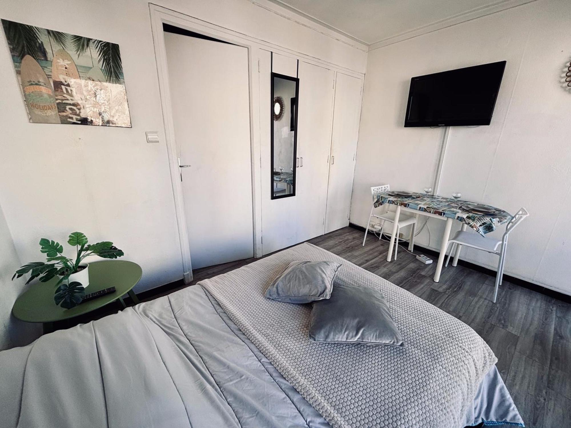 Superbe Studio Pour 2 A 20M De La Plage - 27 Canet-en-Roussillon Exterior photo